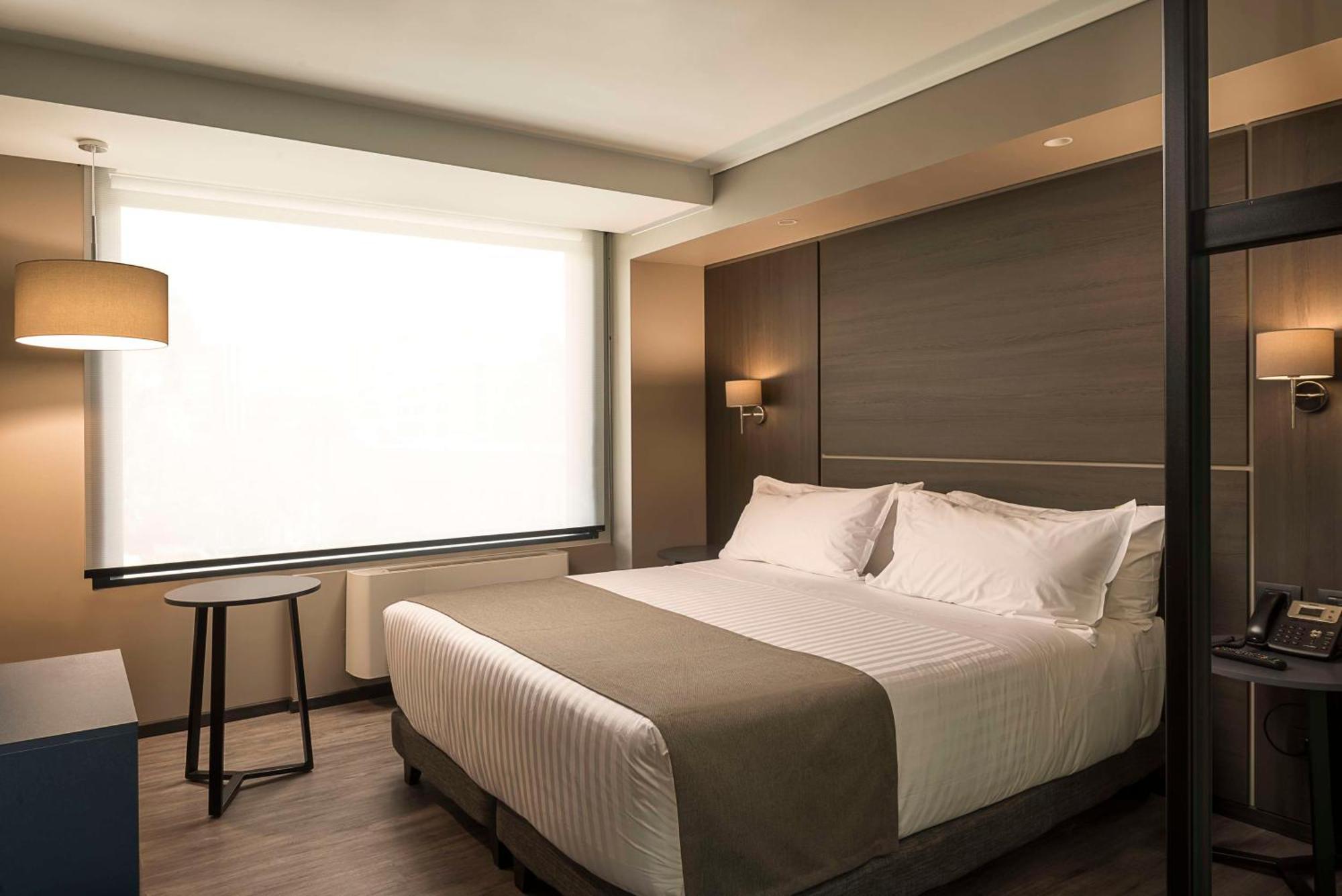 Отель Ola Santiago Providencia, Tapestry Collection By Hilton Экстерьер фото
