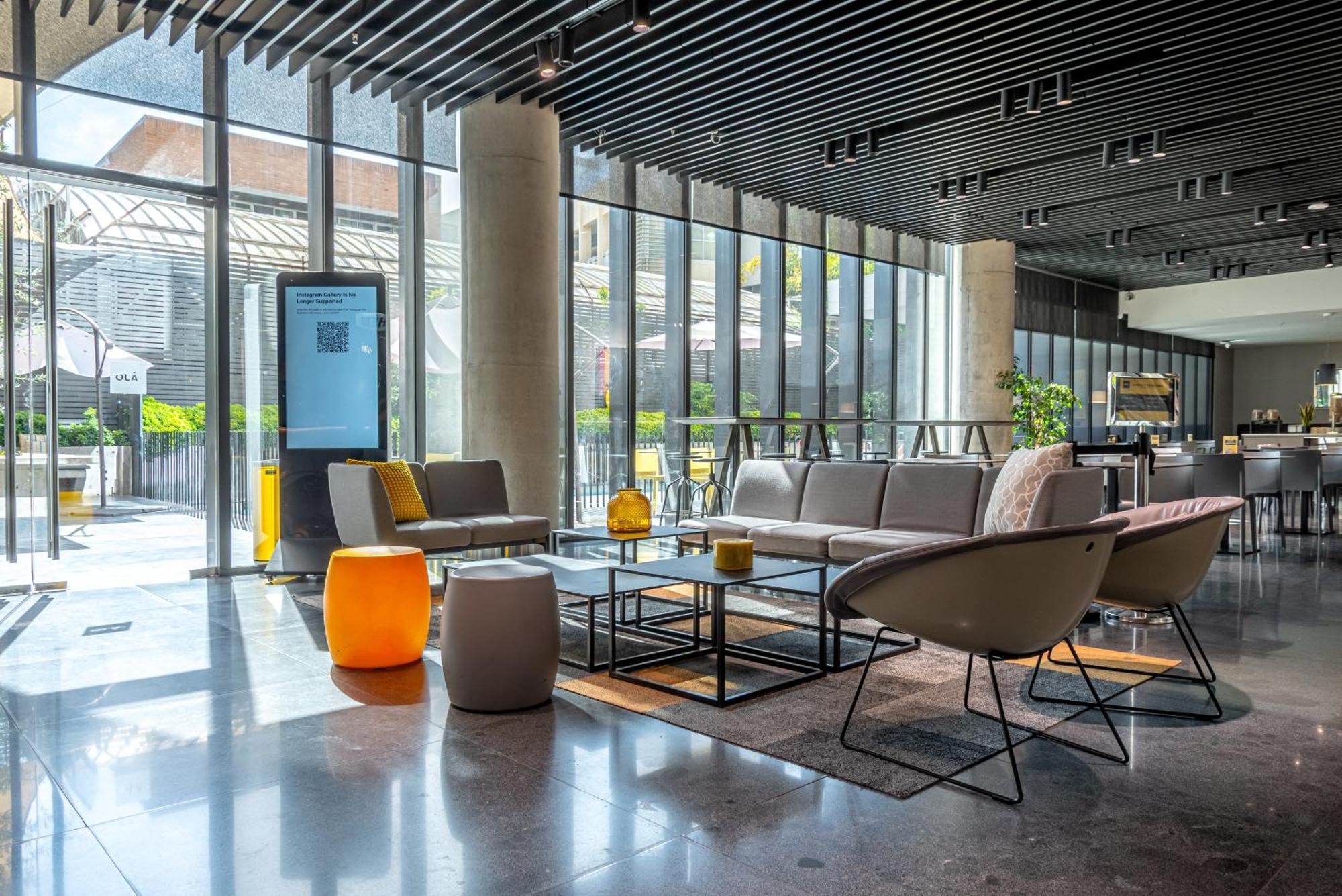 Отель Ola Santiago Providencia, Tapestry Collection By Hilton Экстерьер фото
