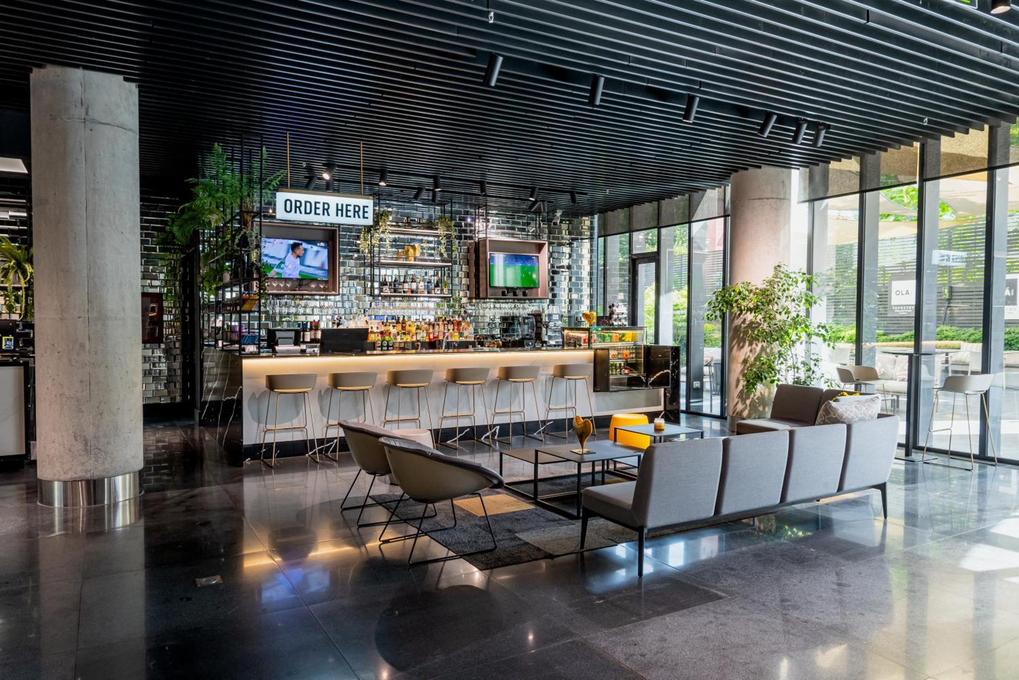 Отель Ola Santiago Providencia, Tapestry Collection By Hilton Экстерьер фото