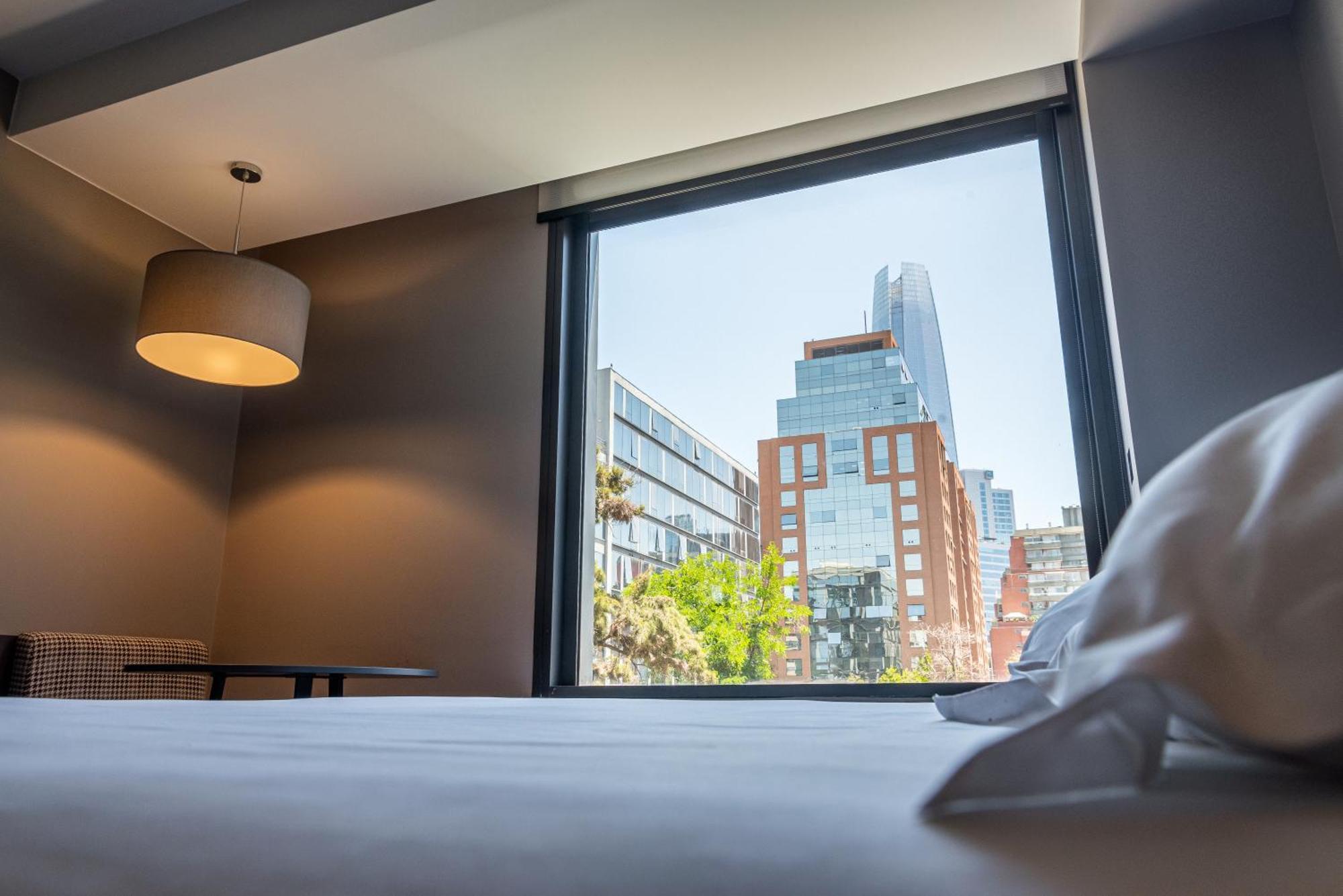 Отель Ola Santiago Providencia, Tapestry Collection By Hilton Экстерьер фото