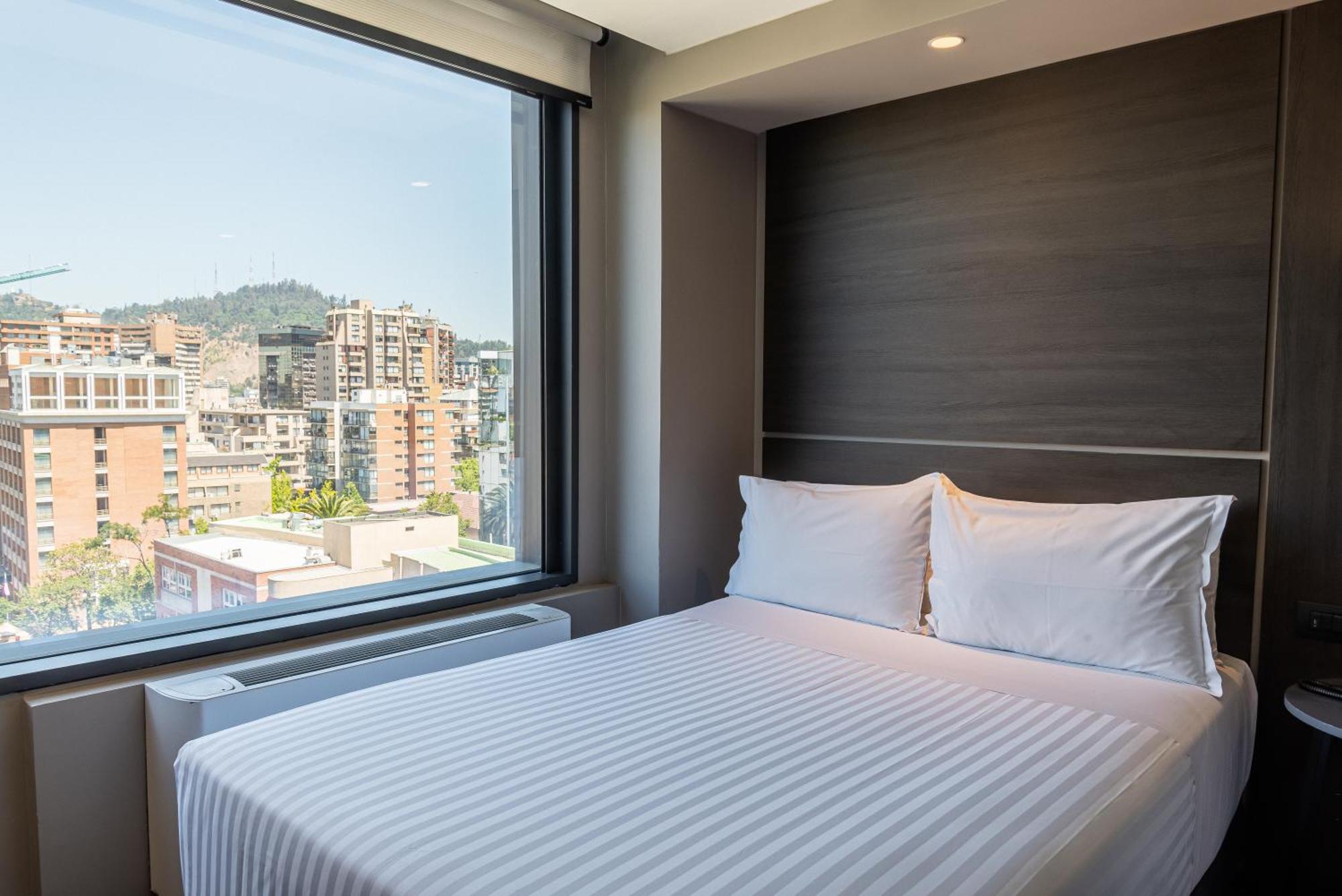 Отель Ola Santiago Providencia, Tapestry Collection By Hilton Экстерьер фото